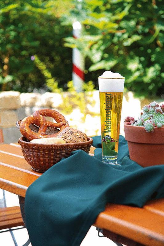 Hotel Landgasthof Wallburg Eltmann Esterno foto
