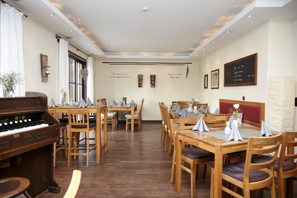 Hotel Landgasthof Wallburg Eltmann Esterno foto