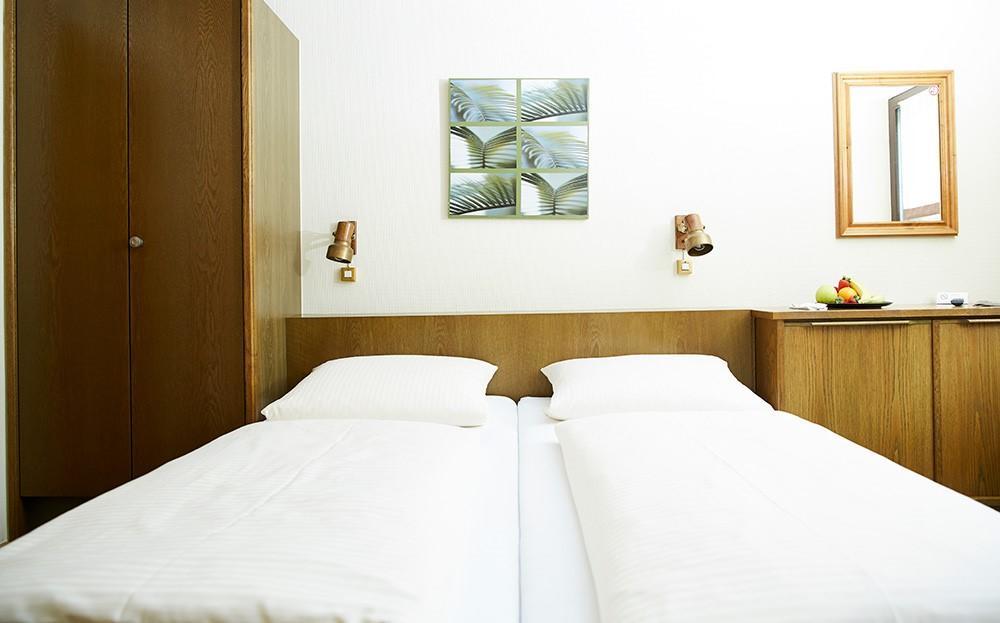 Hotel Landgasthof Wallburg Eltmann Esterno foto